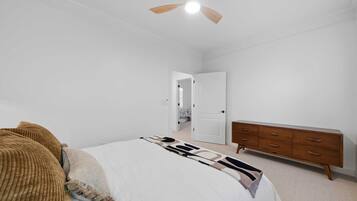 House | 5 bedrooms, high-speed internet