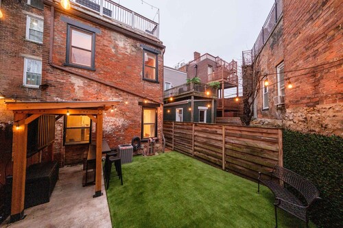 Velvet Haus Downtown 3rd Floor Deck Backyard