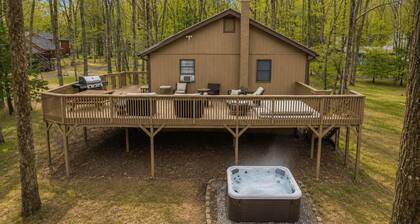 Poconos Retreat Hot Tub Firepits Sleeps 16