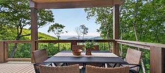 Epic Mountain Views Deck Firepit Amenities
