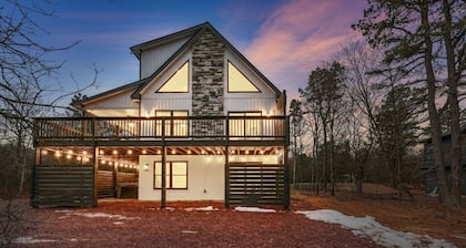 Moon Mtn Manor Sleeps 16 Karaoke Hot Tub