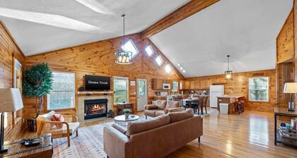 Cozy Cabin in Mountains Firepit Views Games