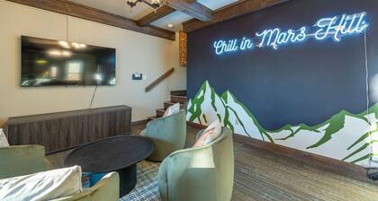 Mountain Retreat Views Sauna Hot Tub Arcade