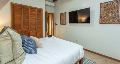 Mountain Retreat Views Sauna Hot Tub Arcade