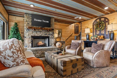 Epic Mountain Views Hot Tub Games and Firepit