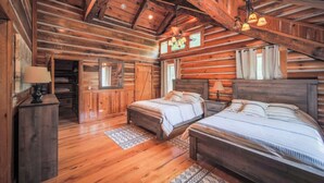 House - Lakeside Cabin - 2 Fireplaces-hot Tub Sauna Games (Mars Hill)