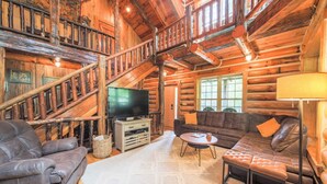 House - Lakeside Cabin - 2 Fireplaces-hot Tub Sauna Games (Mars Hill)