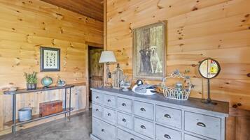 3 bedrooms, Internet