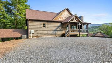 House | 3 bedrooms, high-speed internet