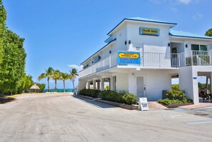 House | 2 bedrooms, Internet - Keys Escape Oceanfront Resort Condo Sleeps 6 (Tavernier)
