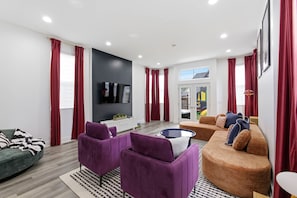 House - Victory Lane Villa Game Room - Hot Tub - Firepit (Indianapolis)