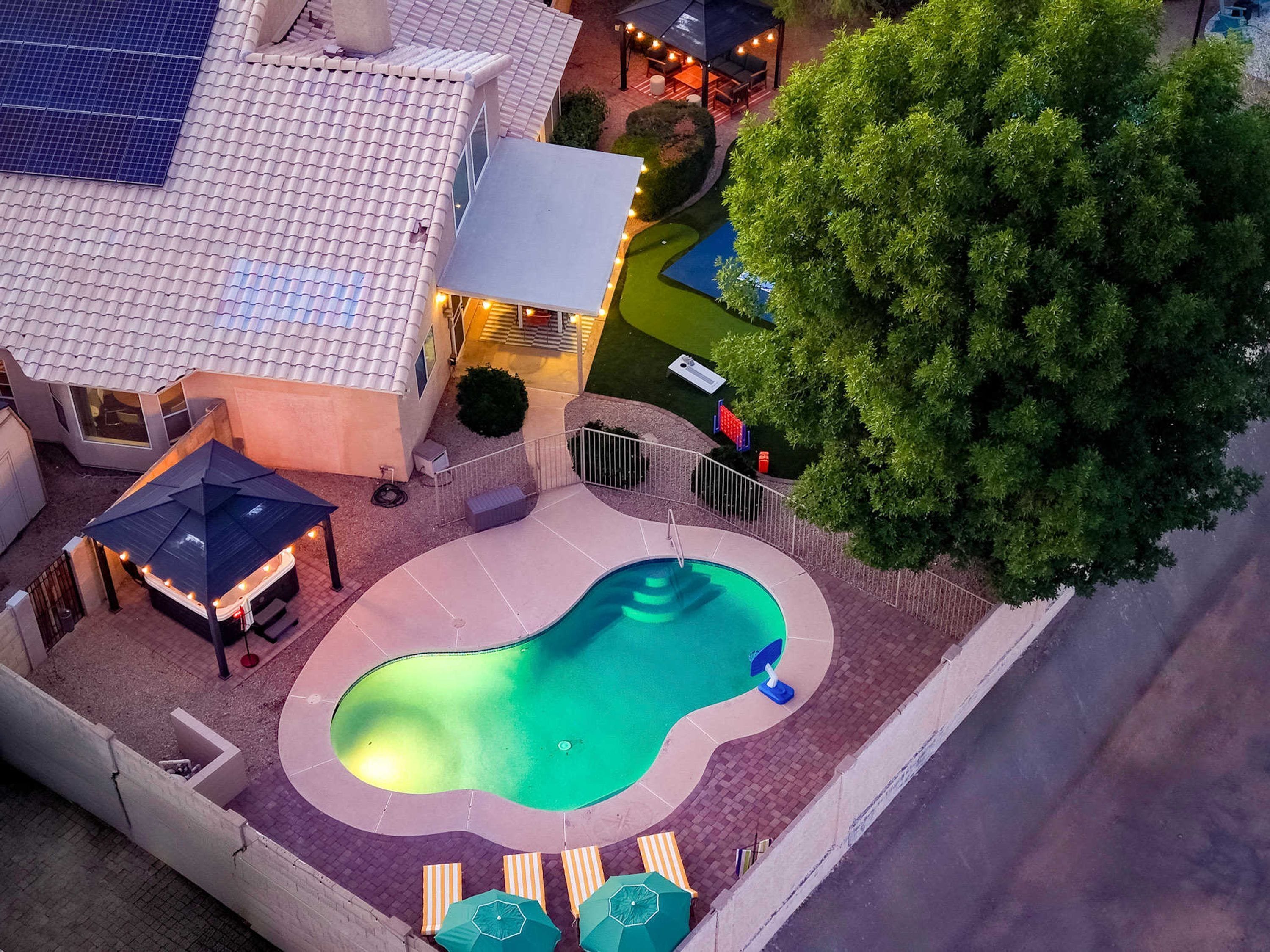 House | 5 bedrooms, high-speed internet