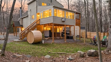 House | 5 bedrooms, high-speed internet