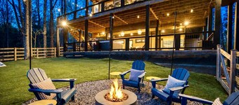 Glass Cabin Retreat w Hot Tub Sauna Epic Views