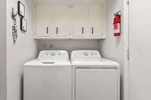 House | 3 bedrooms, high-speed internet - The Haven Private 3BR Pools Courts Firepit (Scottsdale)