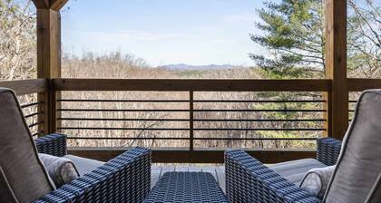 Stunning Views Sleeps 10 - Hot Tub - 2 Fireplaces