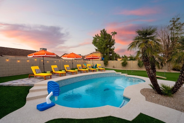 5 bedrooms, Internet - Pickleball Heated Pool Spa Sleeps 16 (Peoria)