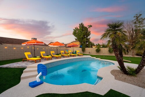 Pickleball Heated Pool Spa Sleeps 16