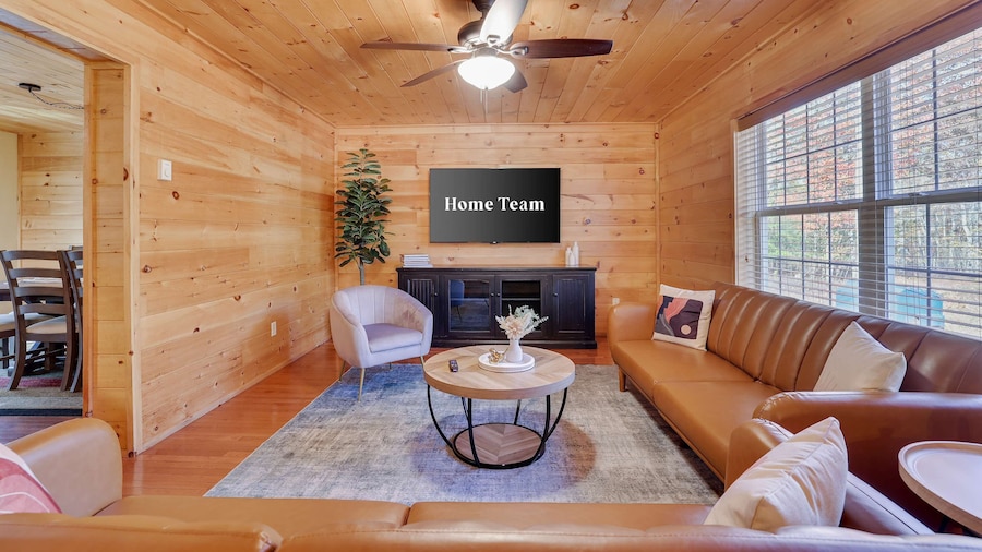 Mountain Retreat Hot Tub Game Room Basketball