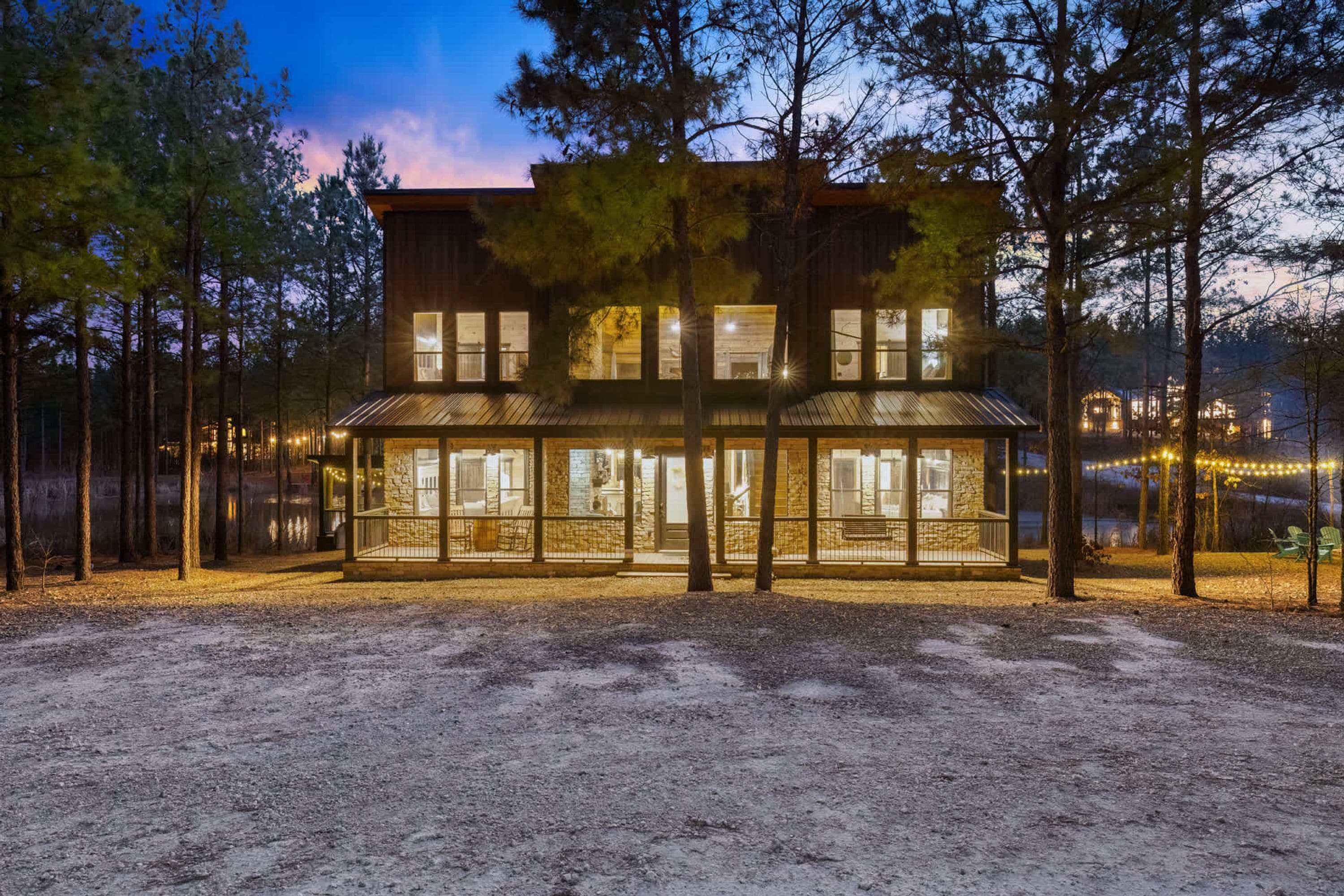 House | 5 bedrooms, high-speed internet