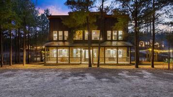 House | 5 bedrooms, high-speed internet