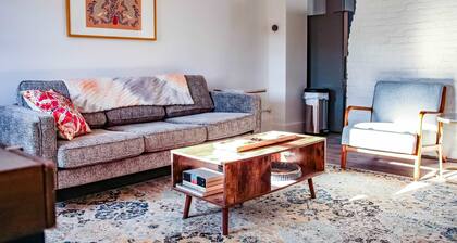 Coastal 1BR Retreat Spa Walk to Dining Water