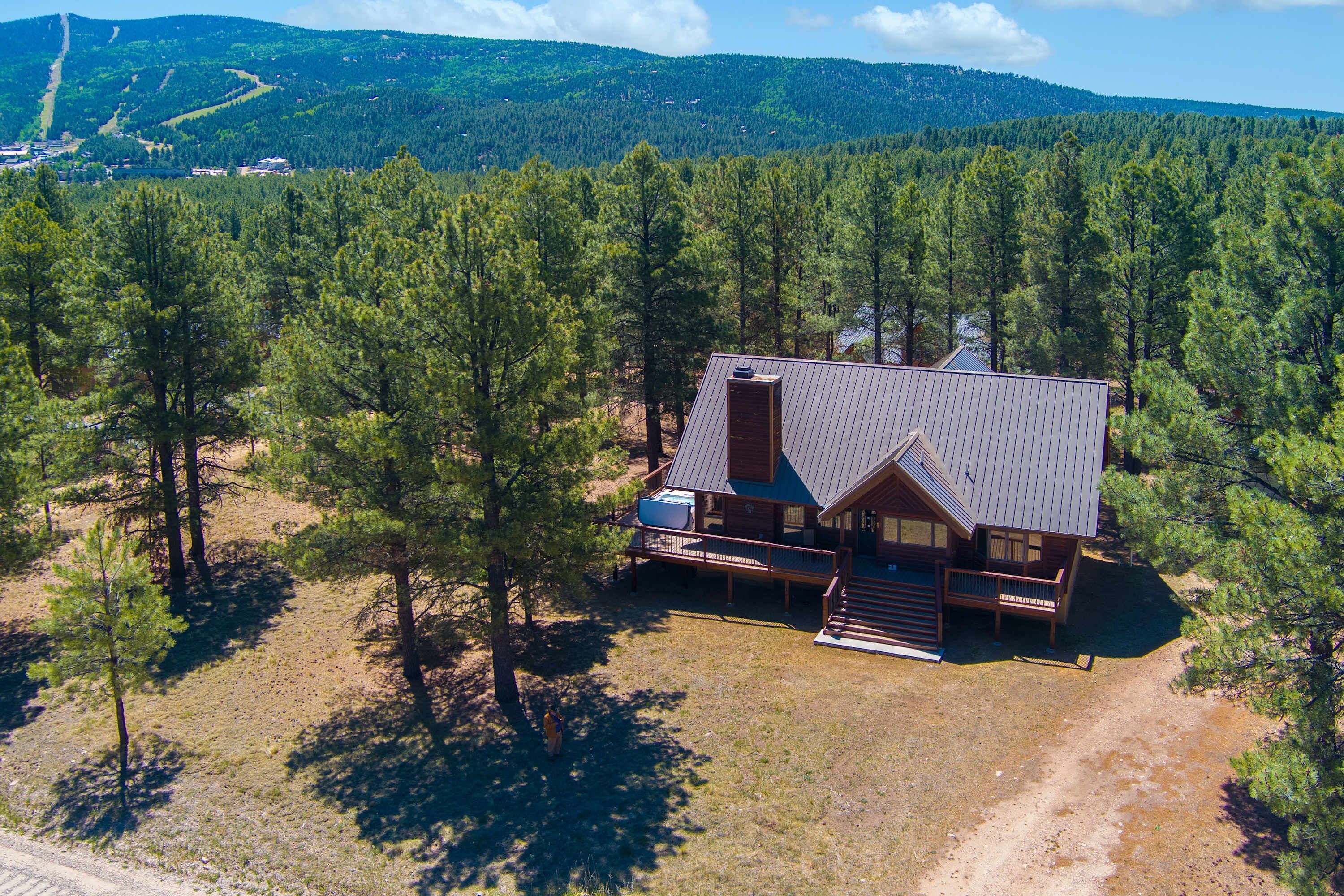 House | 5 bedrooms, high-speed internet