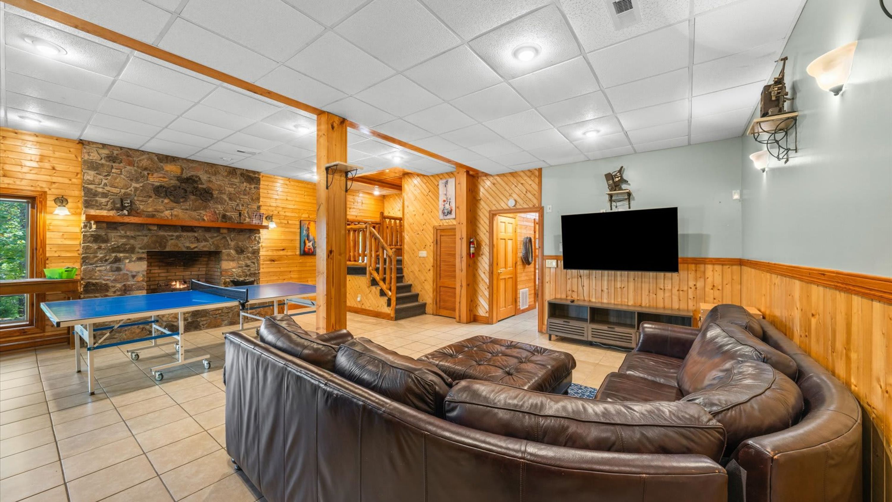 House | 8 bedrooms, high-speed internet