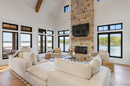 Luxe Lake Martin Home Pool Hot Tub Boat Dock