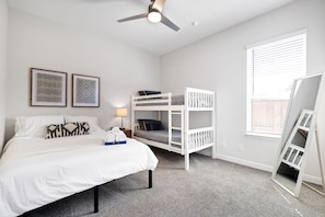 House | 3 bedrooms, Internet - Family Friendly Patio Fireplace BBQ Games (San Antonio)