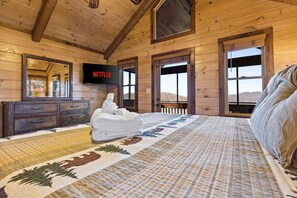 House | 3 bedrooms, high-speed internet - Family-friendly Cabin Hot Tub Games Views (Morganton)