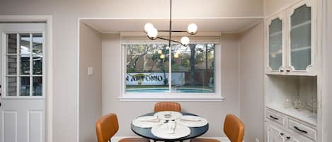 House | 5 bedrooms, Internet