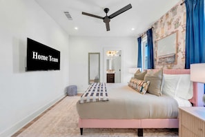 House - 4BR Nashville Hideaway - Rooftop Views - Fire Pit (Nashville)