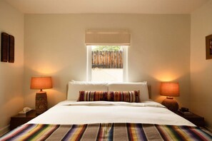 Room - The Tucson Bungalow Designer Sam Hughes Retreat (Tucson)