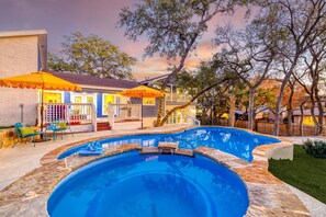 Room - The Sunburst Sleeps 18 Basketball Heated Pool (San Antonio)
