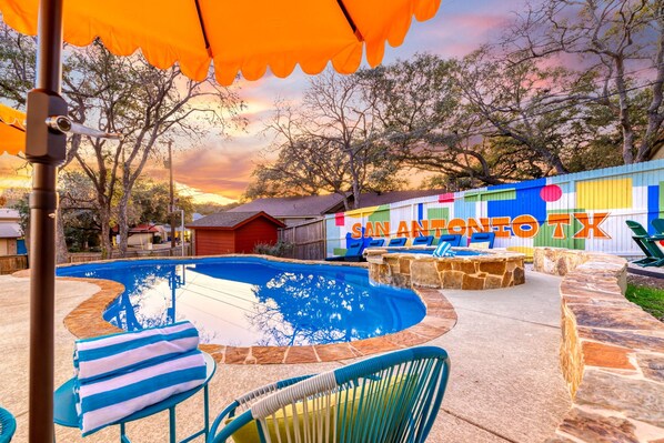 Room - The Sunburst Sleeps 18 Basketball Heated Pool (San Antonio)