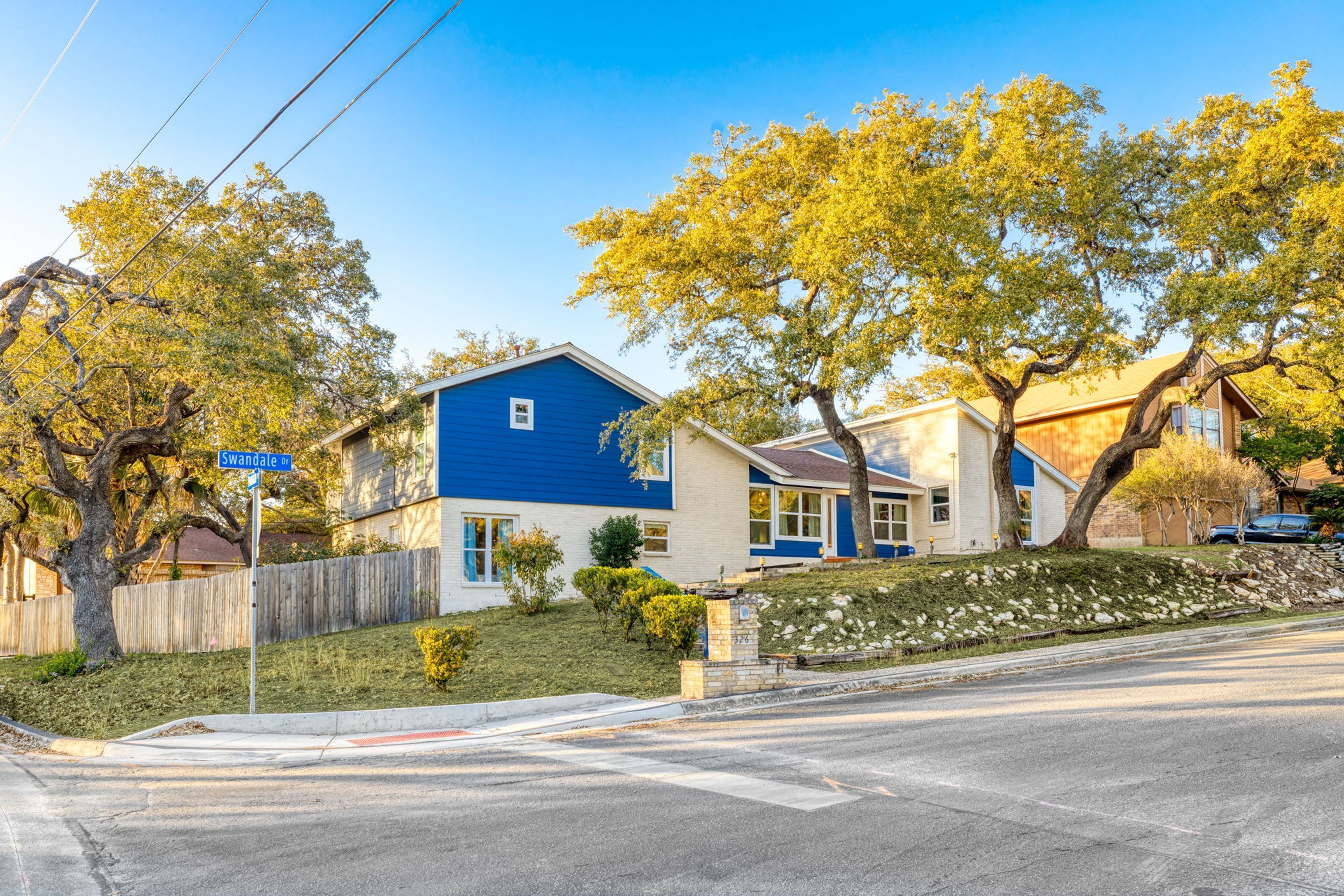 House | 5 bedrooms, high-speed internet