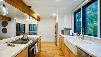 House | 4 bedrooms, high-speed internet