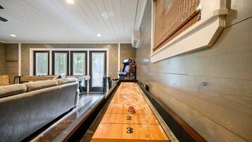 House | 4 bedrooms, high-speed internet