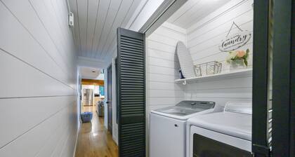 Sleeps 18 - Hot Tub - Playground - Games - Firepit