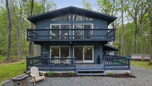 House - Bluewood Escape Sauna Hot Tub Game Room (Tobyhanna)