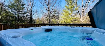 Family-friendly Home w Hot Tub Fire Pit Games