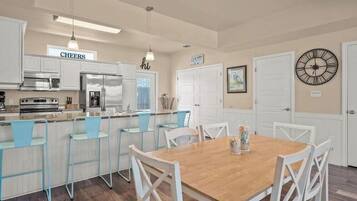 House | 3 bedrooms, high-speed internet