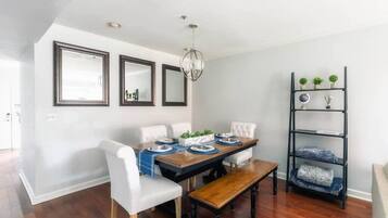 2 bedrooms, high-speed internet