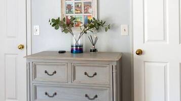 2 bedrooms, high-speed internet