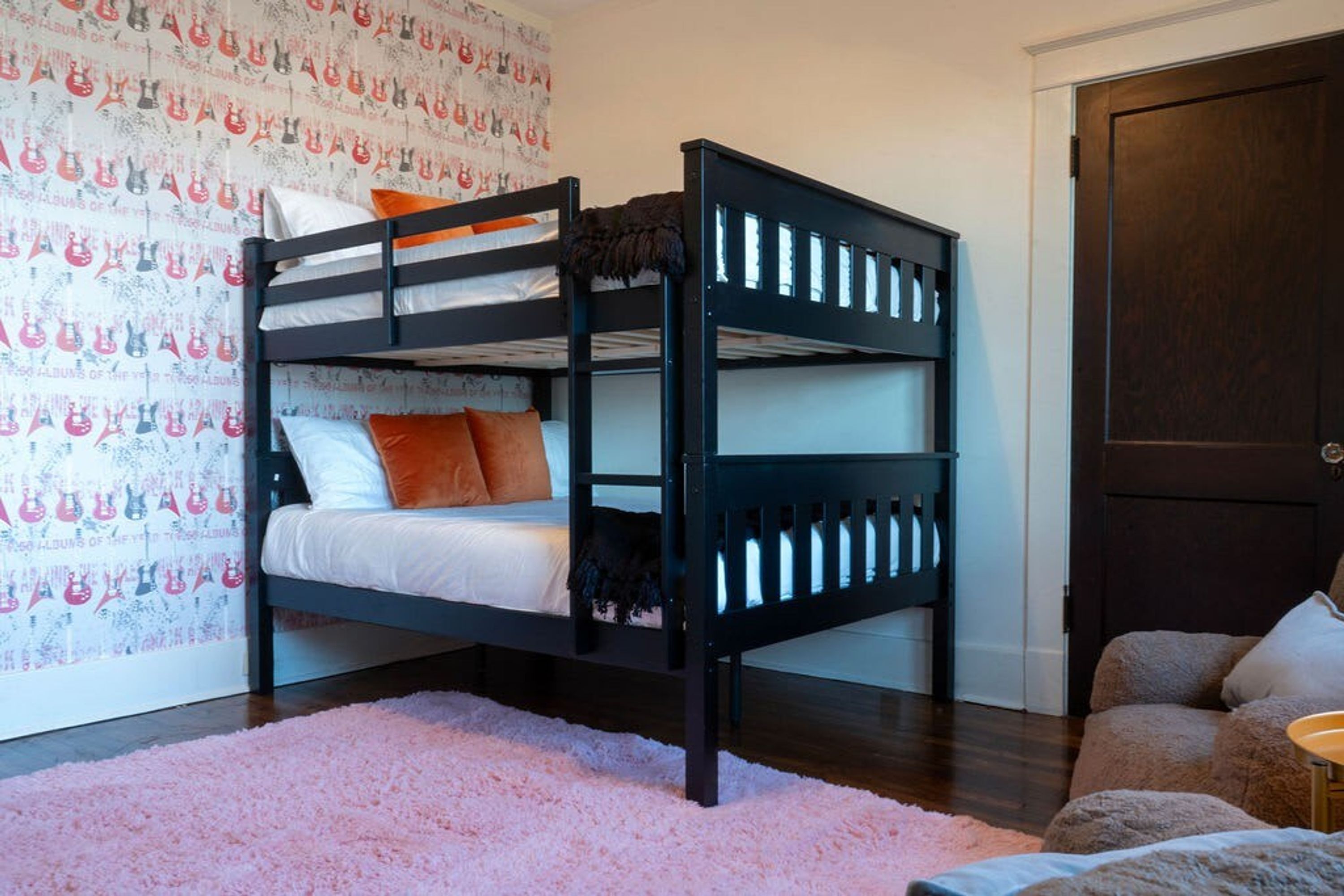 House | 4 bedrooms, high-speed internet