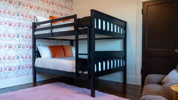 House | 4 bedrooms, high-speed internet