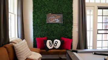 House | 4 bedrooms, high-speed internet