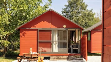 Cottage, Patio, Lake View | Outdoor dining