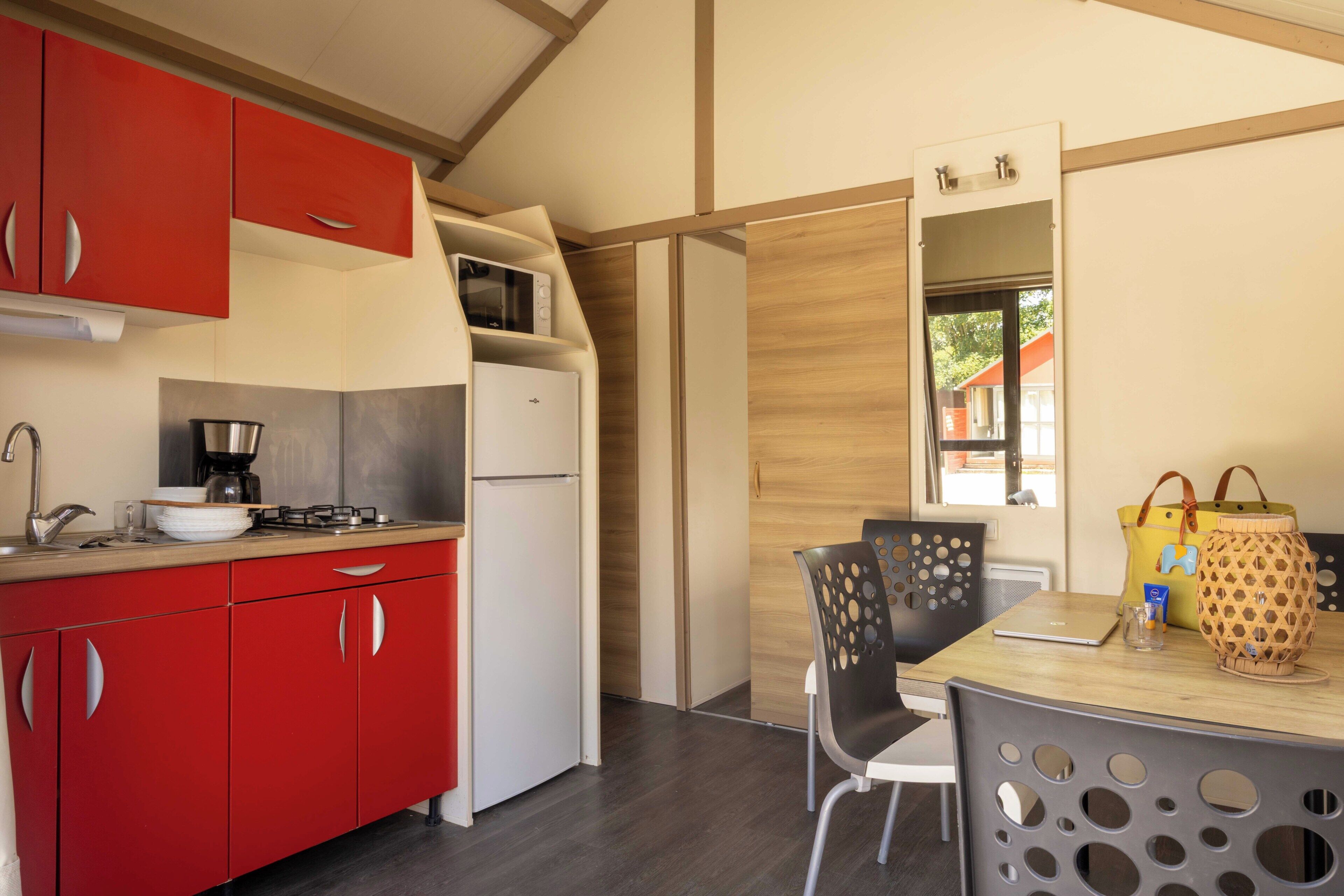 Cottage, Patio, Lake View | Private kitchen | Fridge, microwave, stovetop, cookware/dishes/utensils